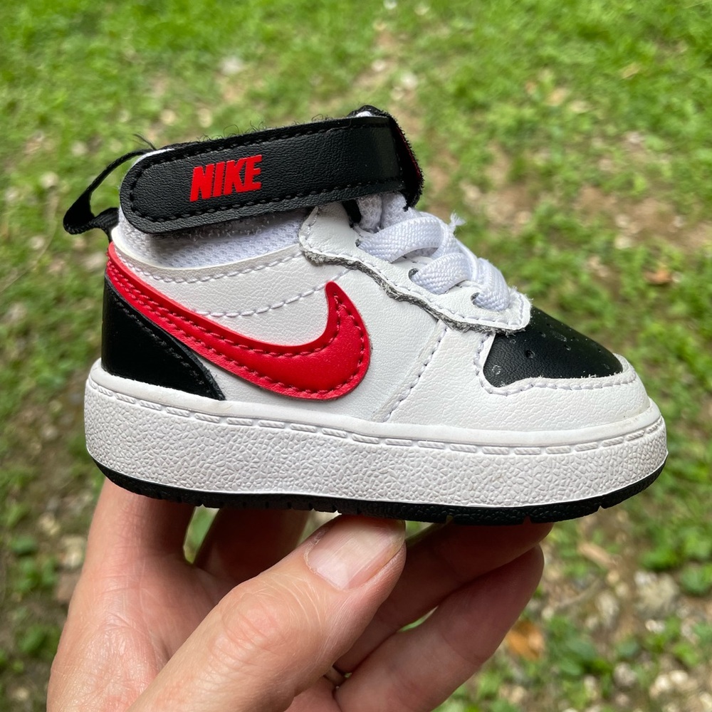 Nike Court Borough Mid 2 Sneakers Size 2 C